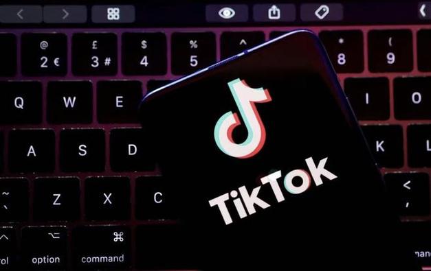 TikTok ceramic making videos showcase traditional craftsmanship 